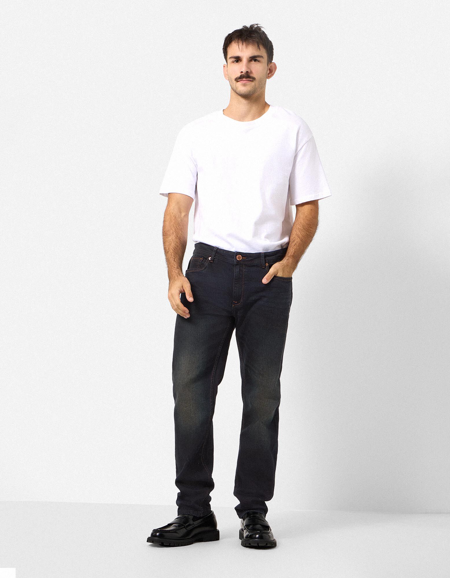 Coupe Straight Fit - bleu fonc&eacute;