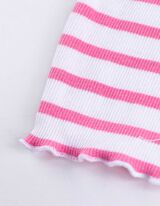 T-shirt - prążkowana faktura - rozowy