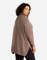 K&ouml;t&ouml;tt ruha - Finomk&ouml;t&ouml;tt - barna