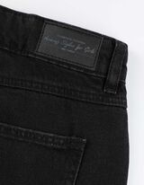 Teksariidest l&uuml;hikesed p&uuml;ksid - narmad &auml;&auml;rtes - must