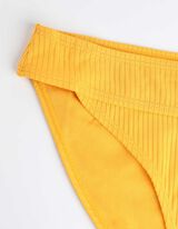 Bikiinipüksid - soonikuline struktuur - kollane