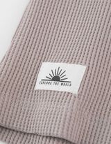 T-s&auml;rk - peale&otilde;mmeldud taskud - beezh