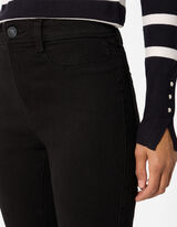 Dž&iacute;nsy - Skinny Fit - Čierna