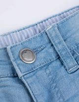 Jeansshorts - Stickereien - hellblau