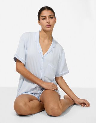 Pyjama Set aus Shirt und Shorts - einfarbig - hellblau
