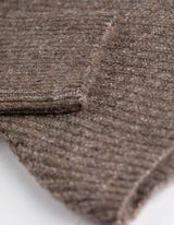 sweter - dekolt w serek - ciemny szary