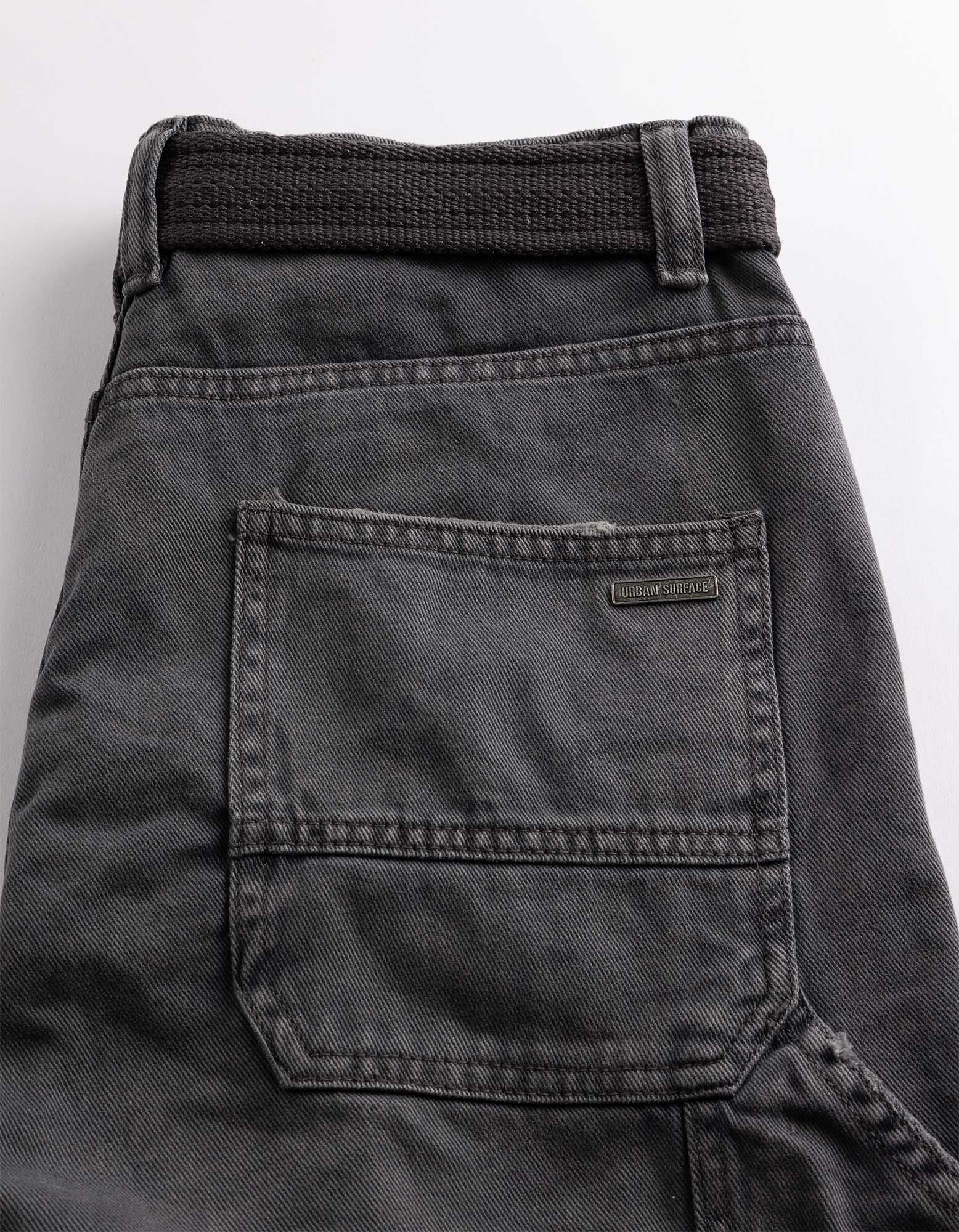 Short - Finition d&eacute;lav&eacute;e &agrave; l&rsquo;acide - Gris