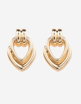 des boucles d'oreilles