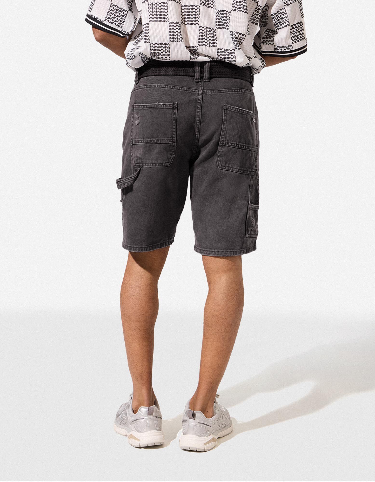 Short - Finition d&eacute;lav&eacute;e &agrave; l&rsquo;acide - Gris