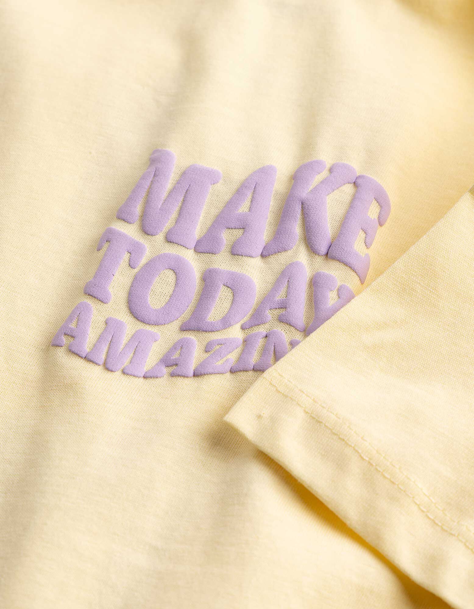 Tričko - Potisk na zadn&iacute; straně - Světle žlut&aacute;