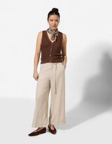 Pleten&yacute; top - Gomb&iacute;kov&aacute; li&scaron;ta - hneda