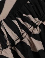 A-vonal&uacute; szoknya - Elsz&oacute;rt mint&aacute;s - fekete