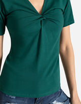 T-s&auml;rk - V-kaelus - tumeroheline