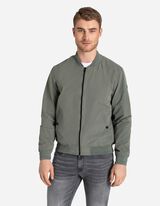 striukė - Nepraleidžia vėjo - sviesiai zalias