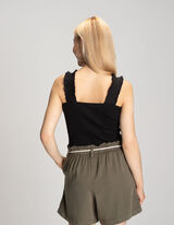 Topp - S&uuml;damekujulise kaelusega - must