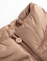 Tepitud vest - &uuml;hev&auml;rviline - beezh