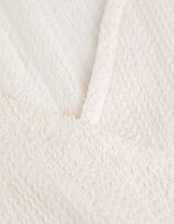 T-s&auml;rk - h&otilde;lmikstiilis - valge