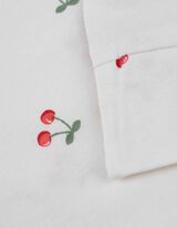 Set aus Langarmbody, Hose, T-Shirt, Strampler und L&auml;tzchen  - Allover-Print - wei&szlig;