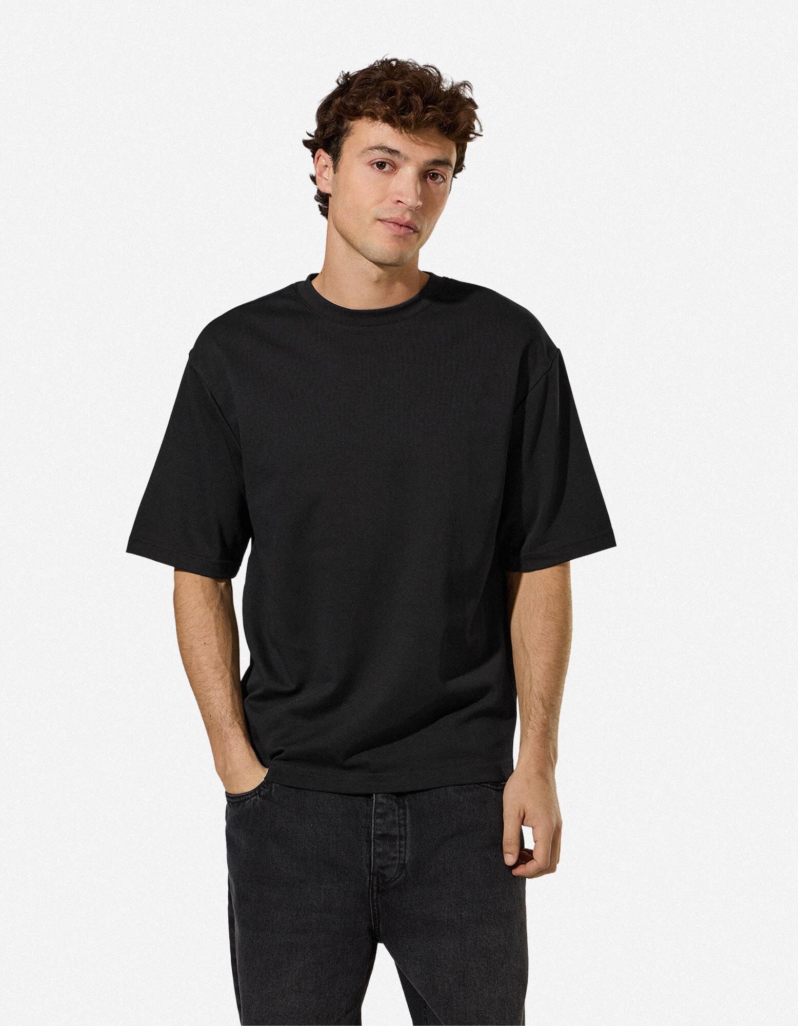 T-Shirt - Oversized Fit - Schwarz