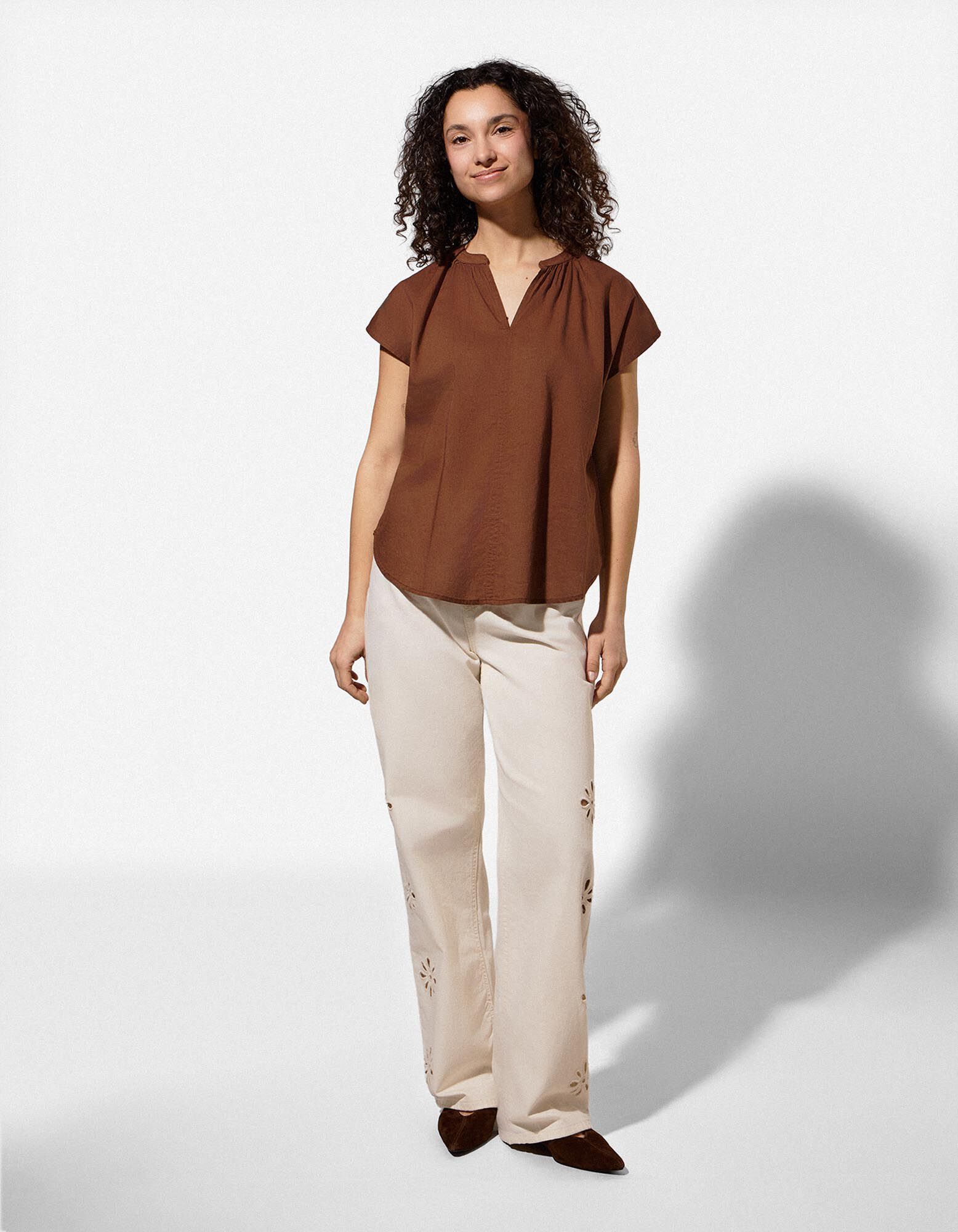 Halenkov&eacute; tričko - Jednobarevn&eacute; - hneda