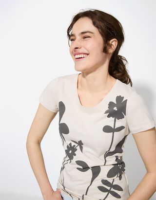 Tričko - Vzor po cel&eacute; plo&scaron;e - b&iacute;l&aacute;