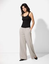 Topp - peen soonikkude - must