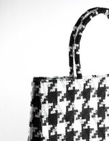 Houndstooth print - crno