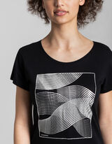 T-s&auml;rk - s&auml;delev motiiv - must