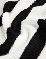 Strickpullover - &Uuml;berschnittene Schultern - wei&szlig;