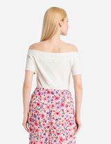 T-shirt - Scollo alla carmen - bianco