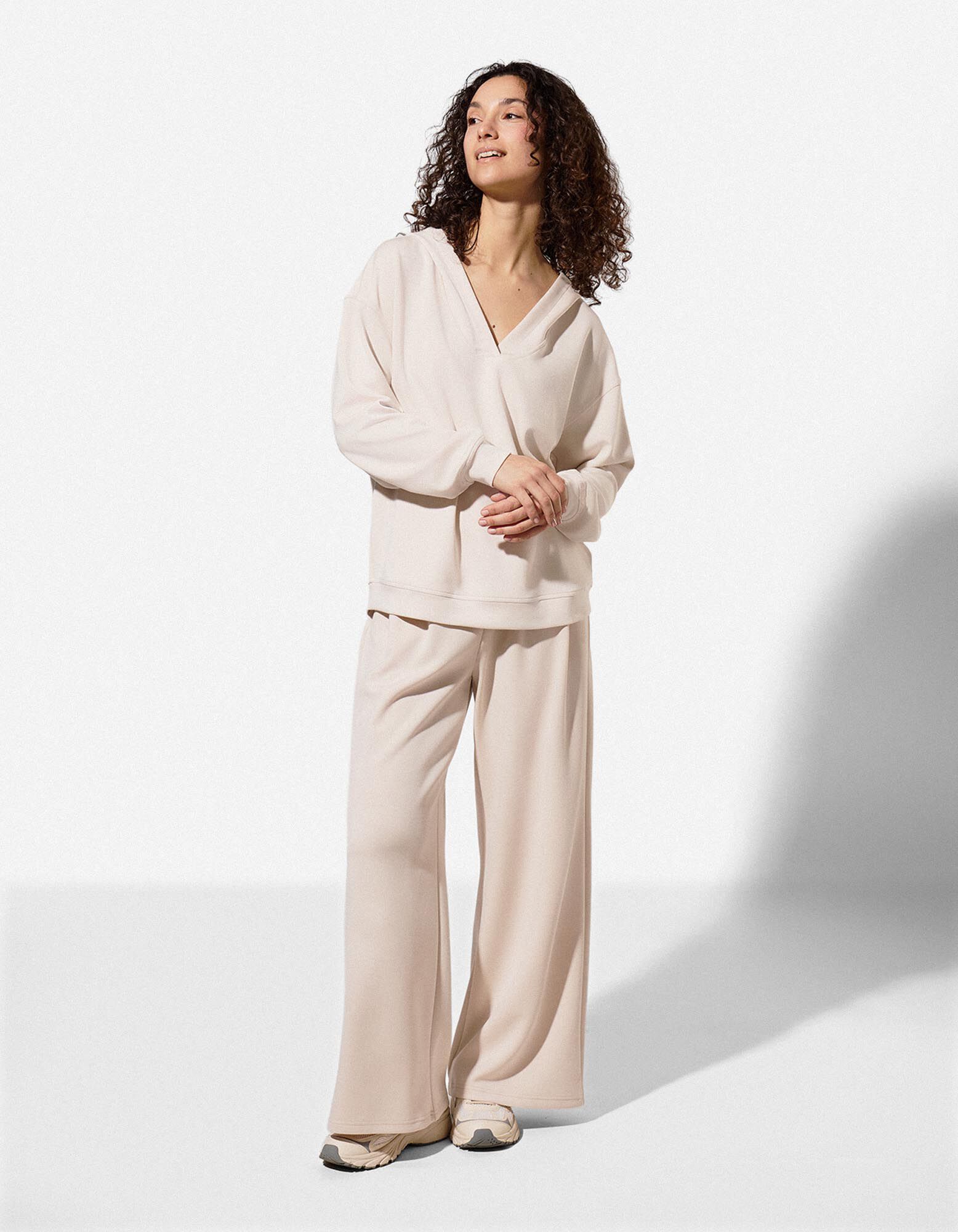 Hoodie - V-Ausschnitt - beige