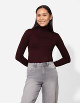 Hossz&uacute; ujj&uacute; felső - Mod&aacute;l tartalom - s&ouml;t&eacute;tbarna