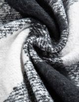 szal - frędzle na krawędziach - czarny