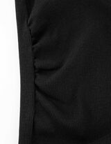 T-s&auml;rk - Riided ootavale emale - must