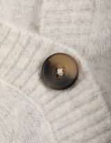 Pletený sveter - Našité vrecká - biely