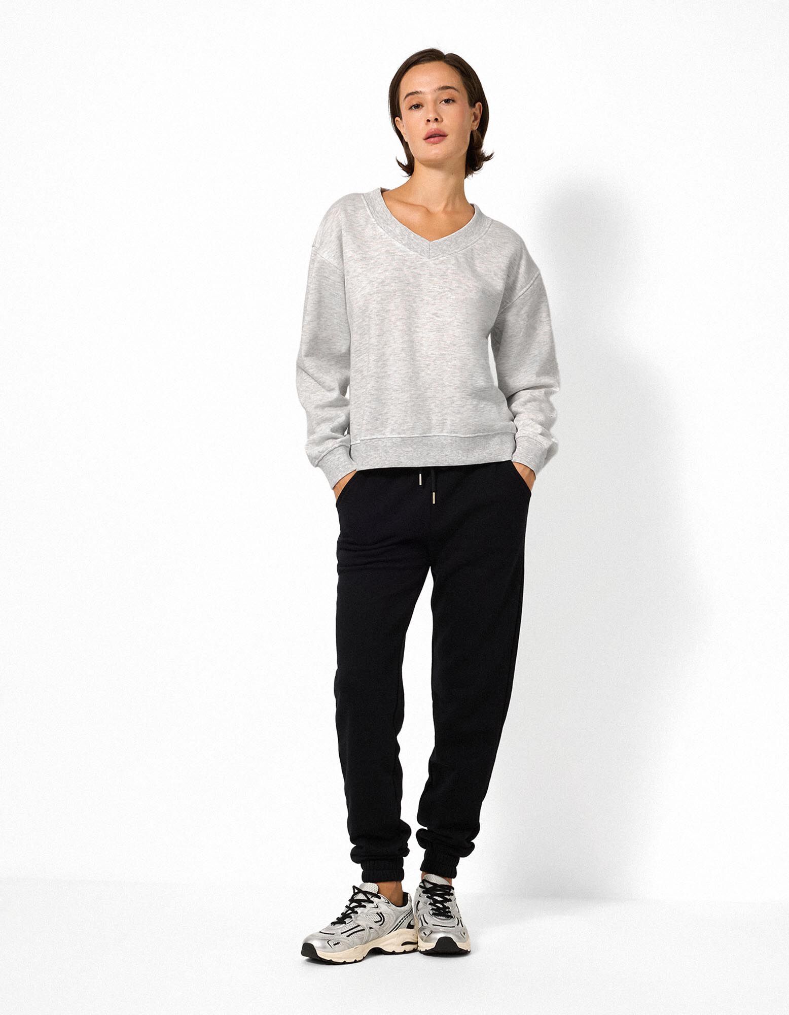 Sweatshirt - V-Ausschnitt - Hellgrau