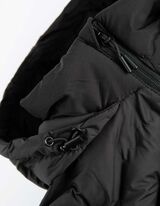 Dygsniuota striukė - Atstumia vandenį - juodas