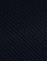 K&ouml;t&ouml;tt ing - Bord&aacute;zott - sotetkek