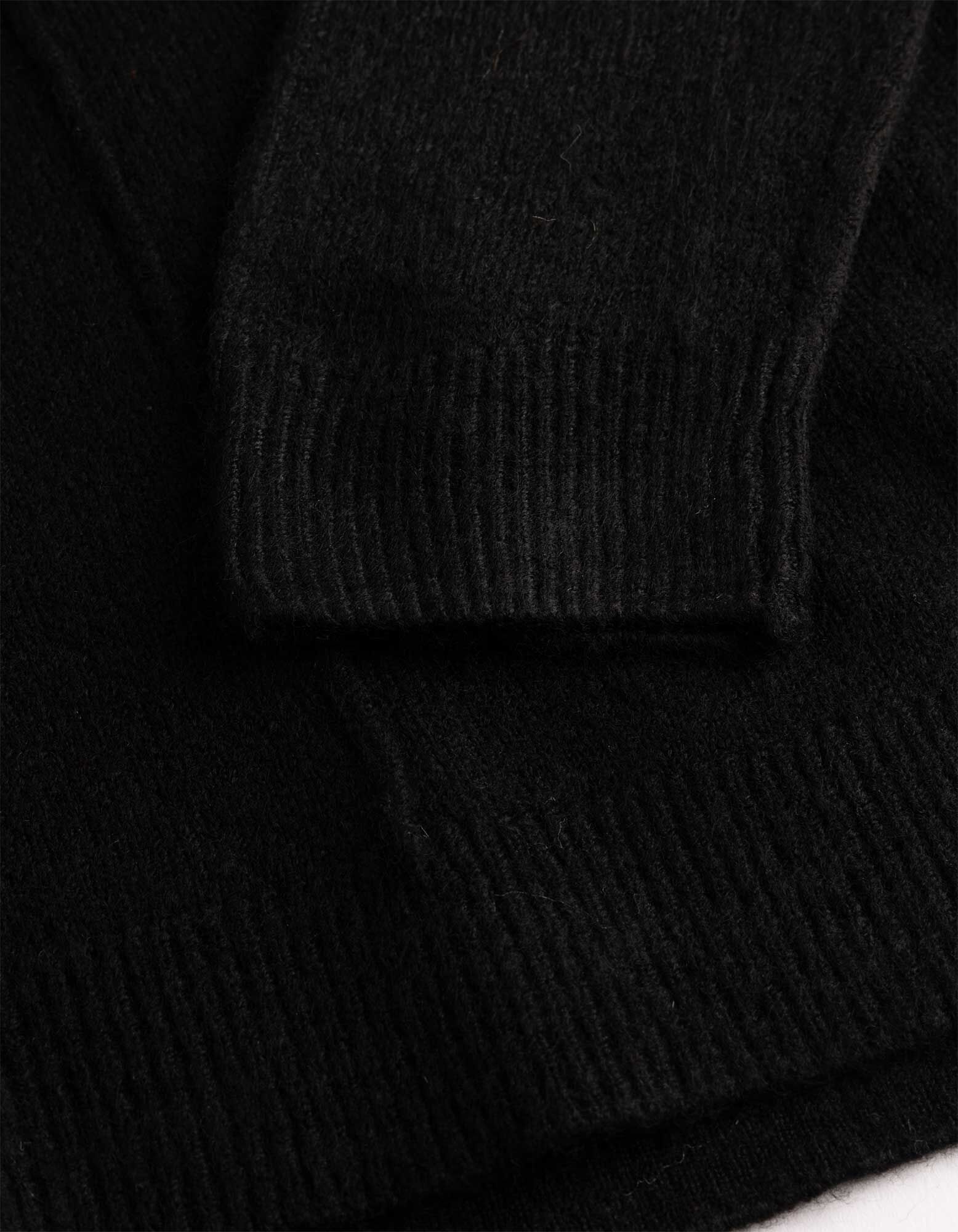 Pullover - V-Ausschnitt - Schwarz