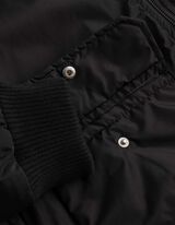 Outdoorov&aacute; bunda  - Klasick&yacute; střih Regular Fit - cern&aacute;