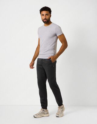 Szabadidőnadr&aacute;g - Jogger Fit - Fekete