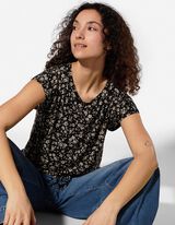 Tričko - Květovan&yacute; vzor - cern&aacute;