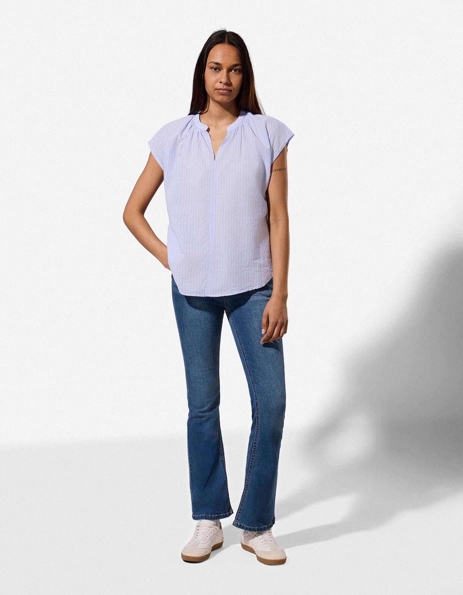 Halenkov&eacute; tričko - Proužky - svetle  modra