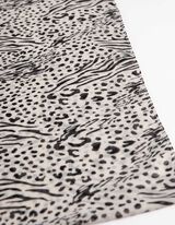 Loop šal - Vzorec po celotnem oblačilu - siva