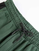 spodnie joggingowe - troczek na dole - zielony