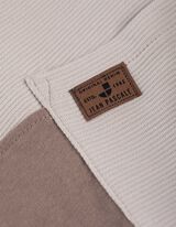 Tričko - N&aacute;prsn&eacute; vrecko - svetlohnedy