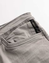 Dž&iacute;ny - Modern Straight Fit - seda