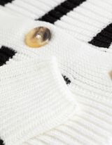 Pletený sveter - Gombíková lišta - biely