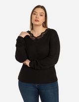 sweter - obszycie z koronki - czarny