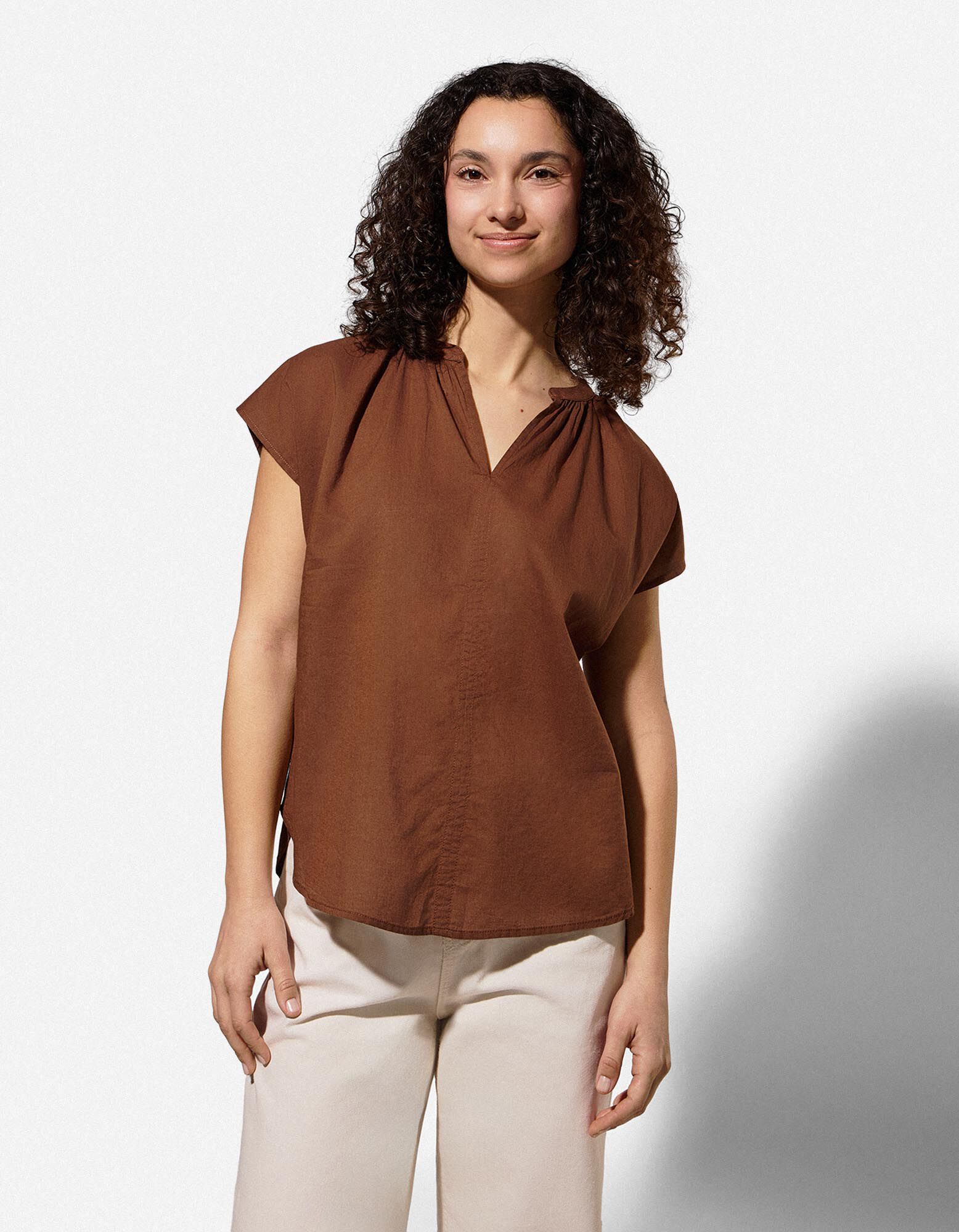 Halenkov&eacute; tričko - Jednobarevn&eacute; - hneda